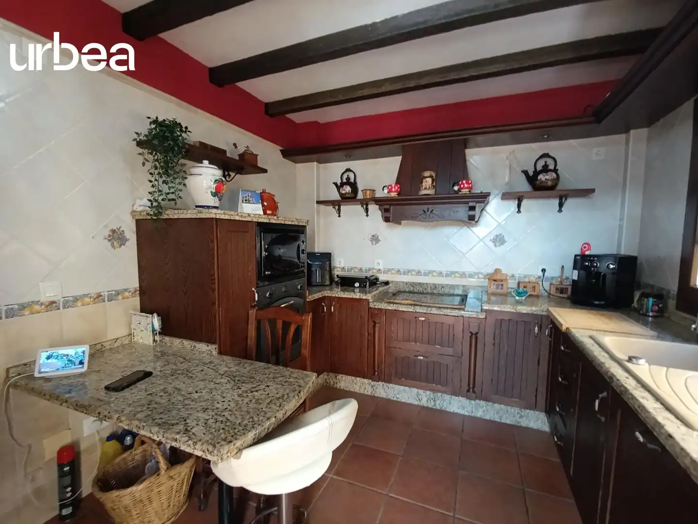 Cuina de Casa adosada en venda en Pizarra amb Aire condicionat, Terrassa i Jacuzzi