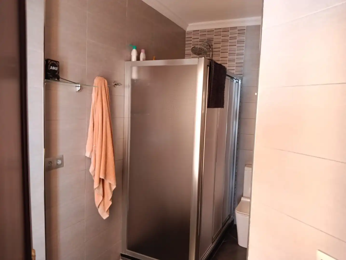 Bathroom of Flat for sale in Yunquera  with Heating, Terrace and Oven
