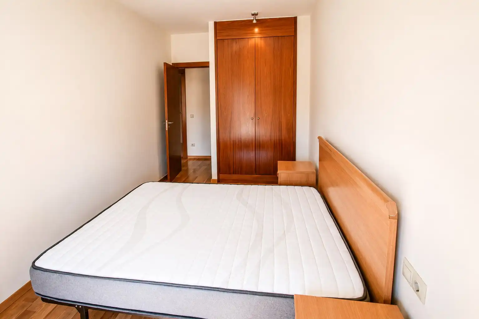 Bedroom of Flat for rent in Girona  with Heating, Furnished and Balcony