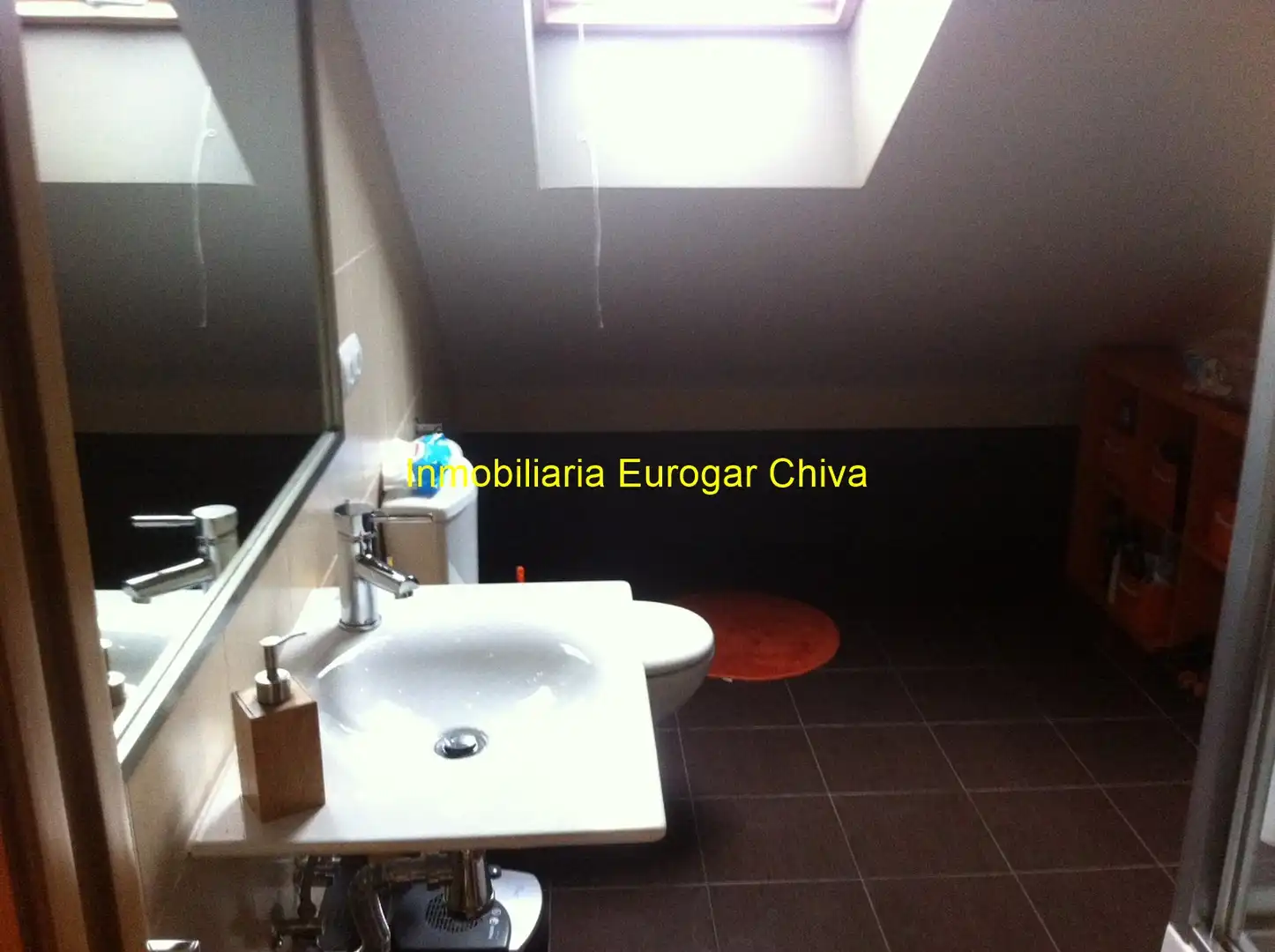 Bany de Dúplex en venda en Chiva amb Terrassa i Balcó