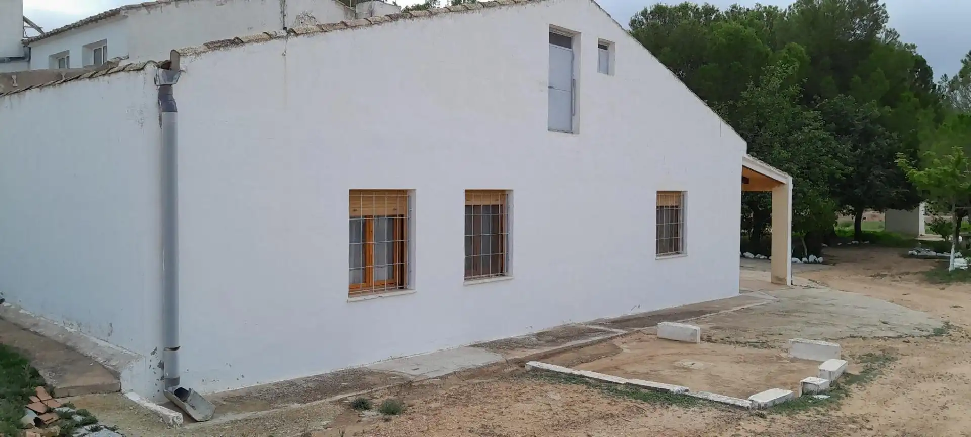 Vista exterior de Casa o xalet en venda en Yecla amb Jardí privat i Moblat
