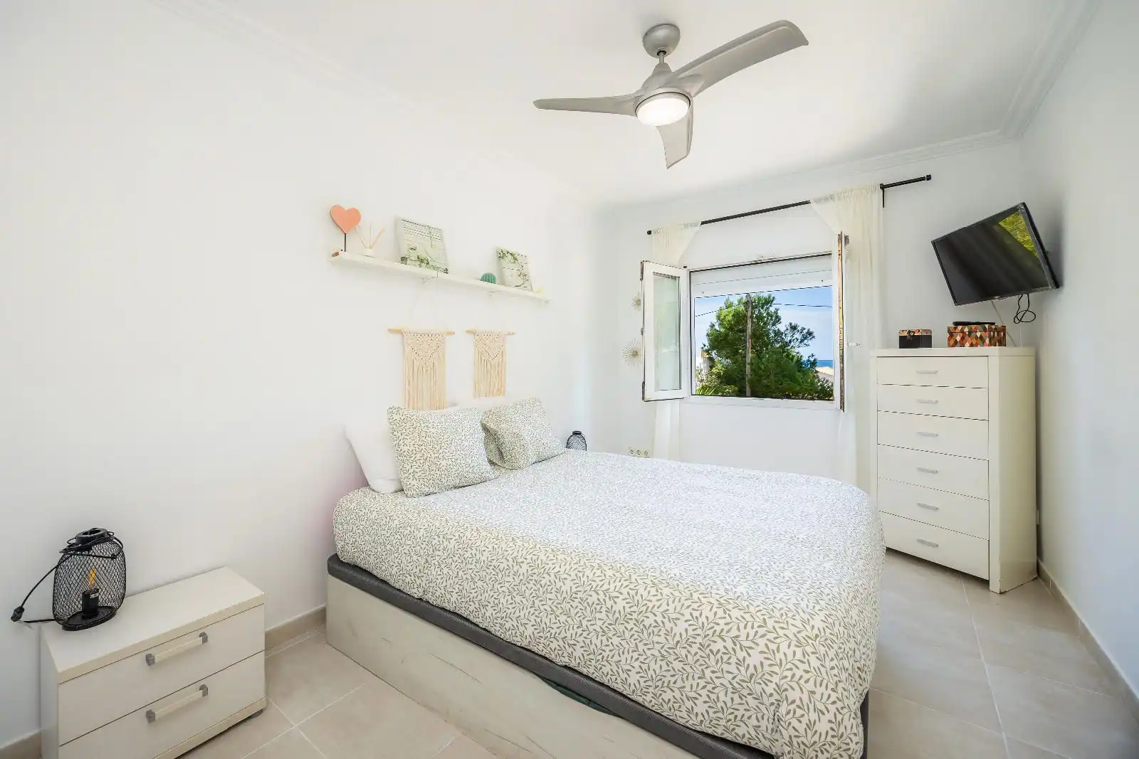 Schlafzimmer von Einfamilien-Reihenhaus zum Verkauf in Capdepera mit Klimaanlage, Terrasse und Schwimmbad