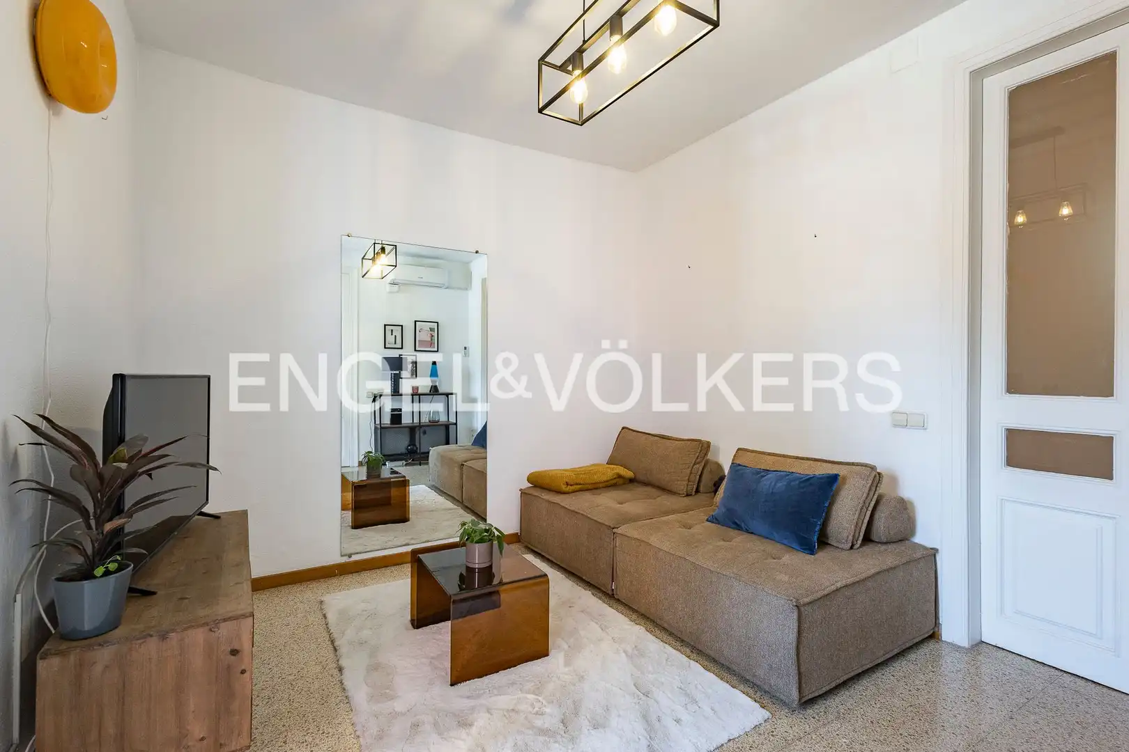 Wohnzimmer von Wohnung zum Verkauf in Barcelona mit Klimaanlage, Heizung und Terrasse