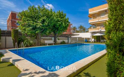 Piscina de Àtic en venda en Castelldefels amb Aire condicionat, Terrassa i Piscina