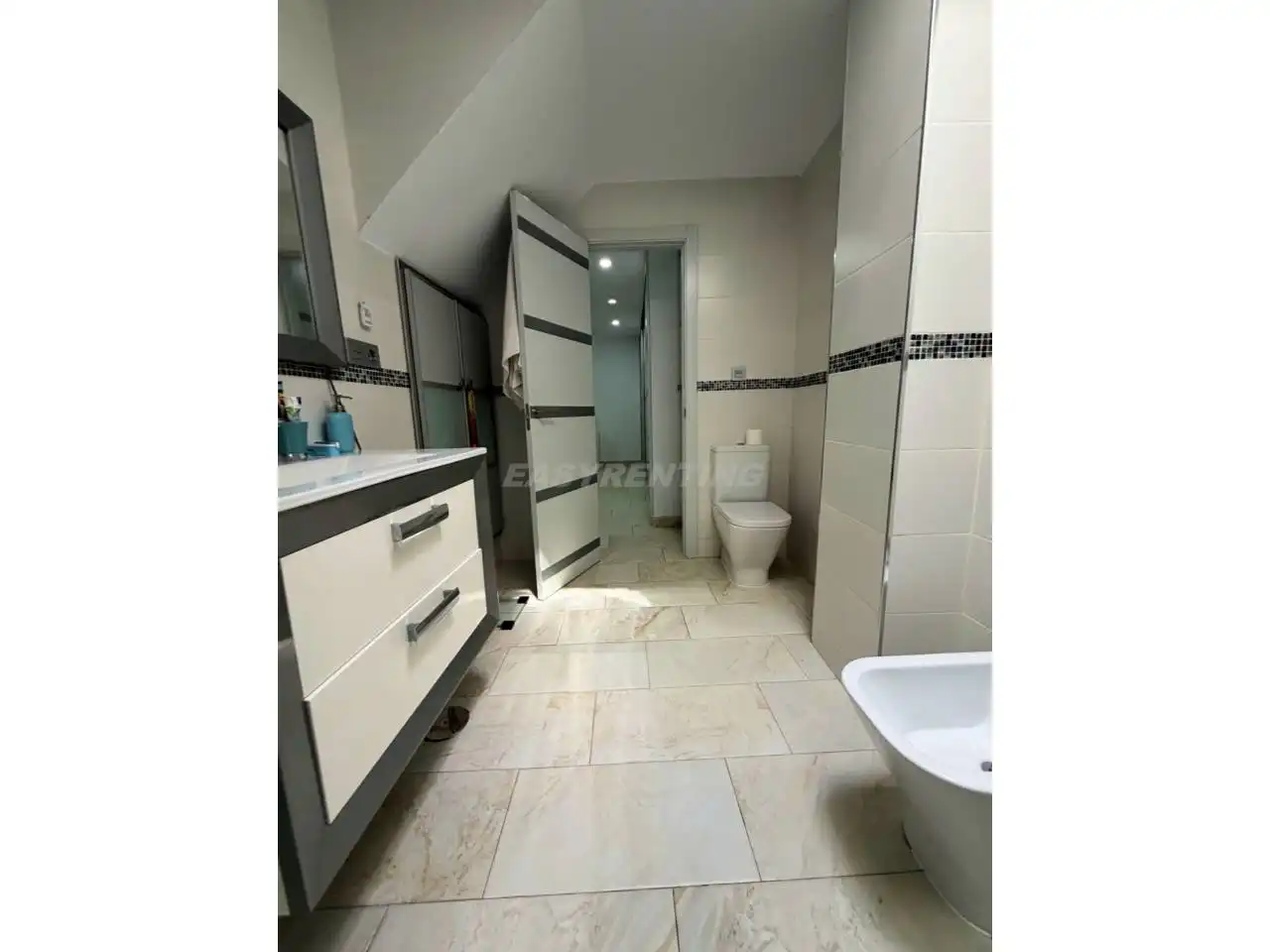 Bany de Casa o xalet en venda en La Línea de la Concepción amb Aire condicionat, Terrassa i Moblat