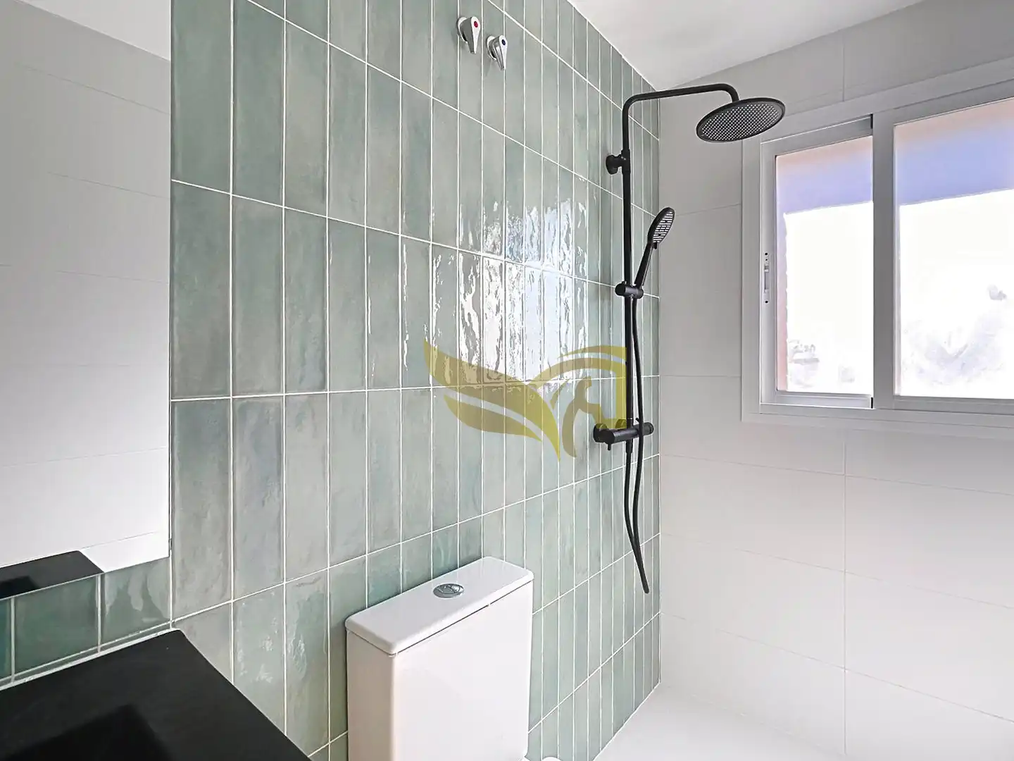 Bathroom of Attic for sale in Sevilla  with Air Conditioner, Heating and Terrace