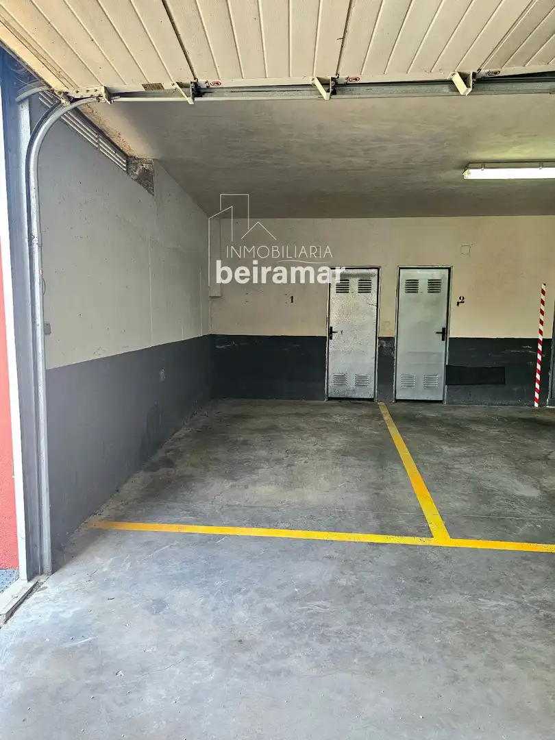 Parking of Flat for sale in Ribeira  with Heating, Storage room and Furnished