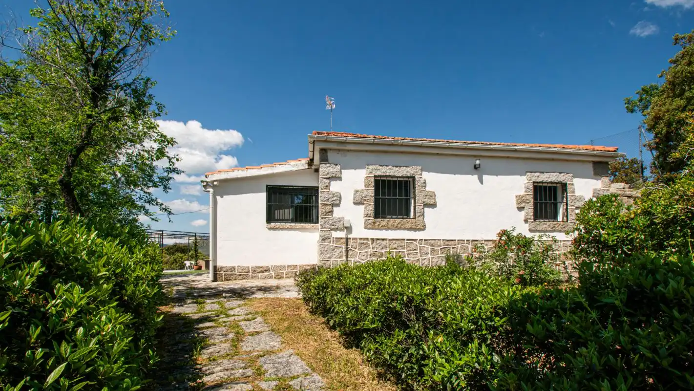Houses for sale in Ctra. de Robledo, Fresnedillas de la Oliva