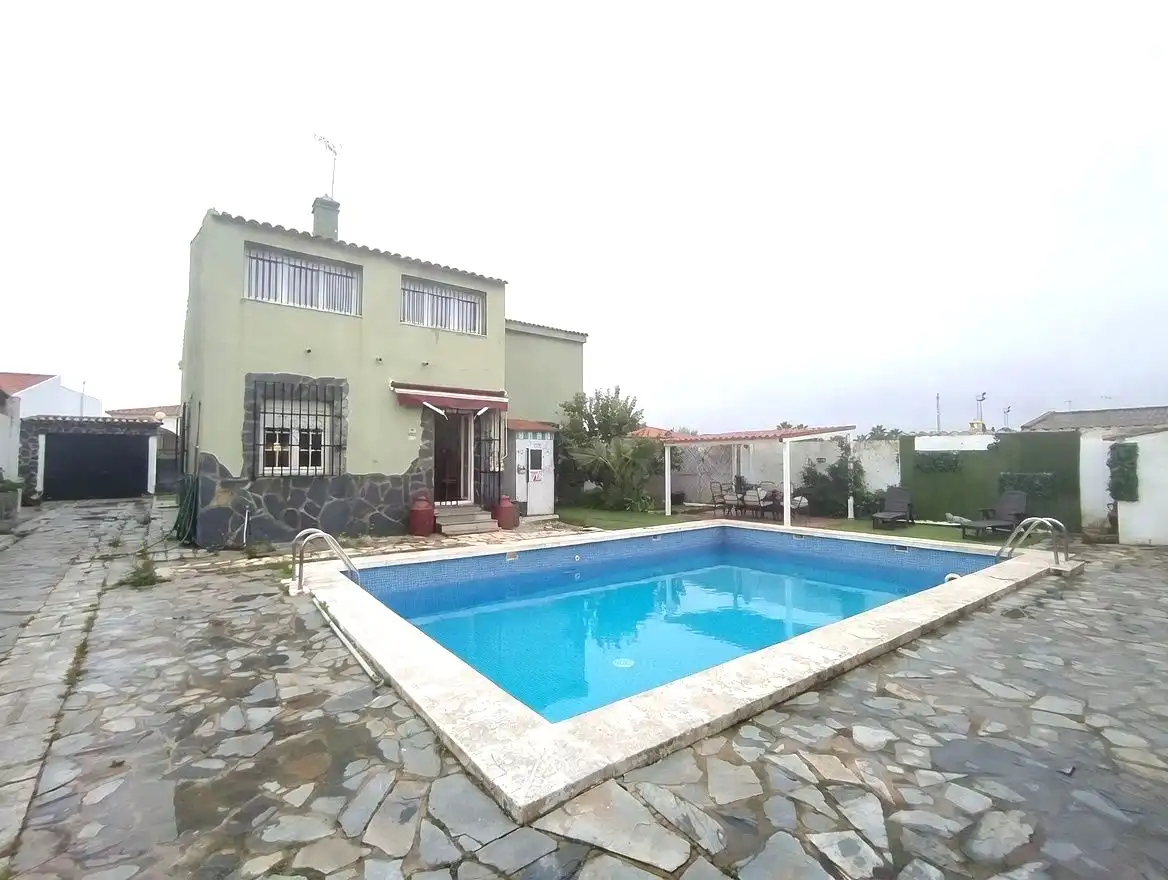 Piscina de Casa o chalet de alquiler en Mérida con Aire acondicionado, Calefacción y Trastero