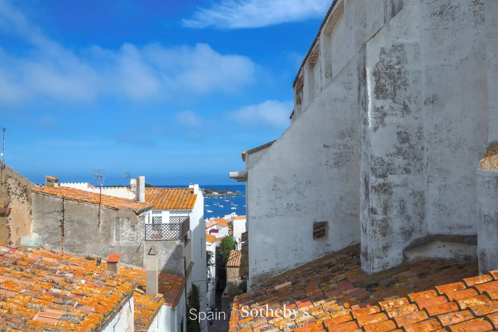 Vista exterior de Casa o xalet en venda en Cadaqués amb Aire condicionat, Jardí privat i Terrassa