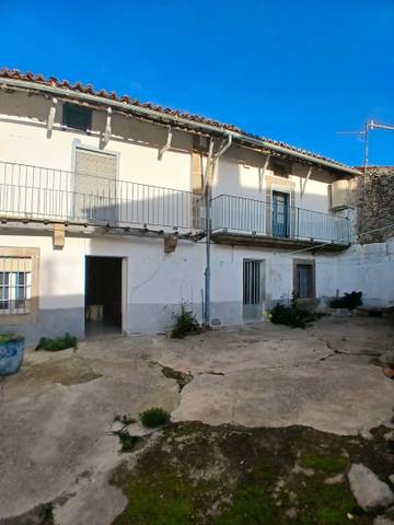 Piso en Venta en Valdelacasa