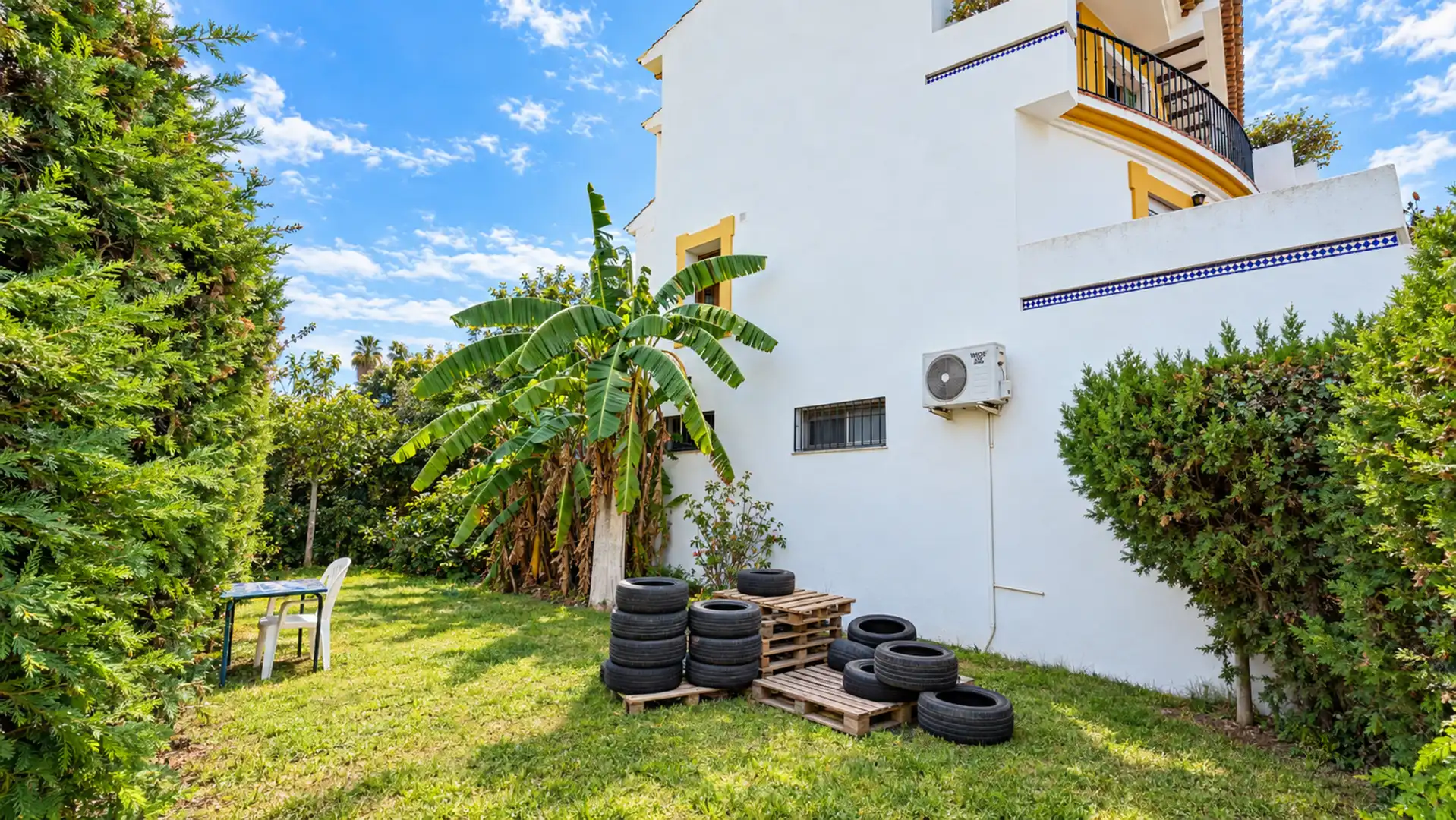 Casa aparellada en venda a Estepona Pueblo, imagen 2