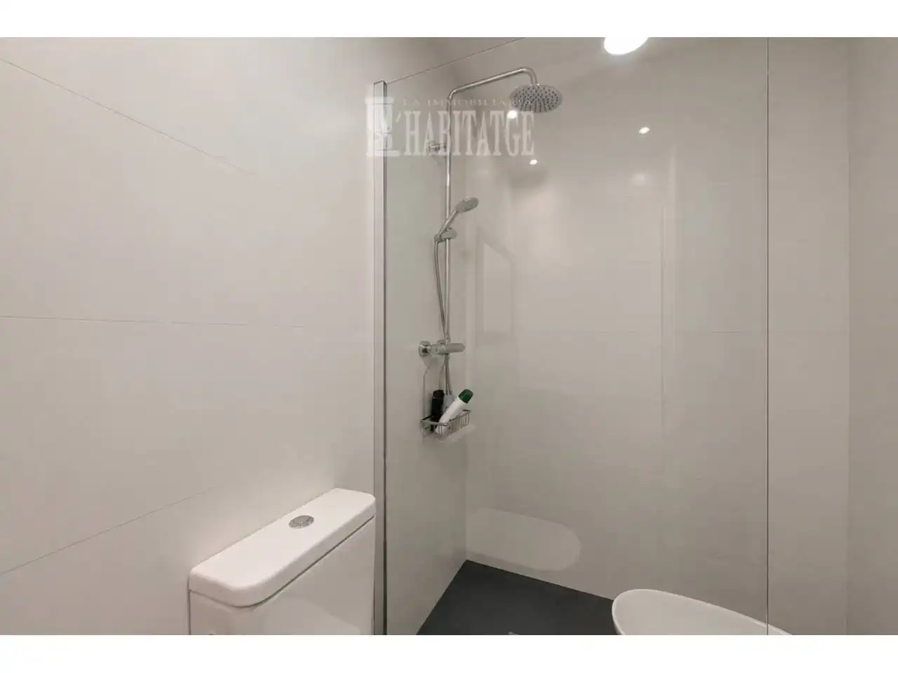 Badezimmer von Wohnung zum Verkauf in Vic mit Heizung, Terrasse und Abstellraum