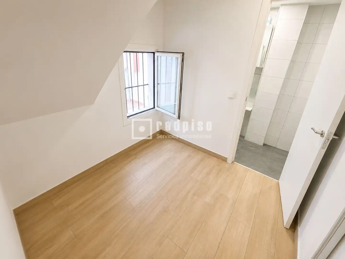 Habitación de Piso en venta en Madrid con Calefacción