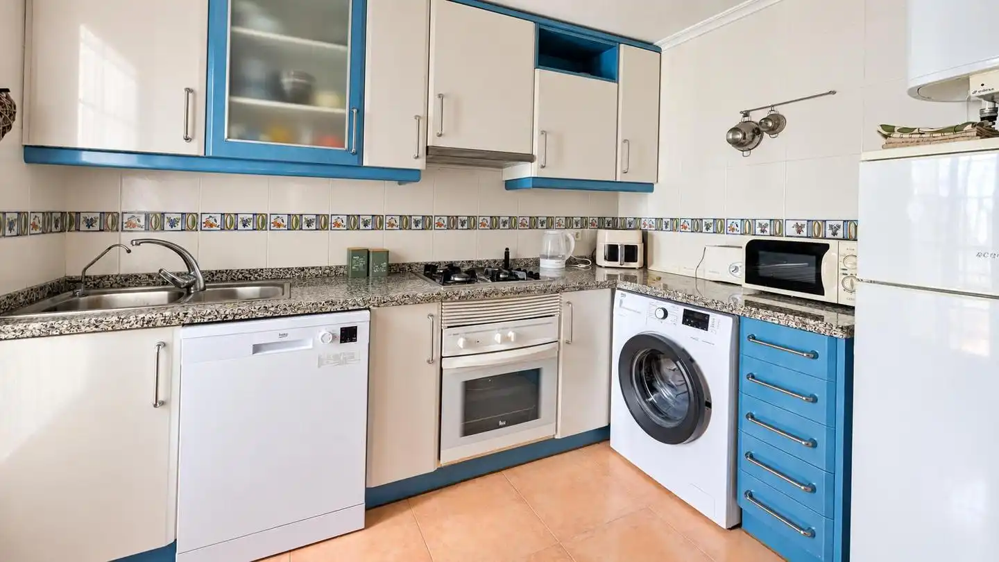Casa bifamiliare con piscina in vendita a Avenida de Finlandia, imagen 12