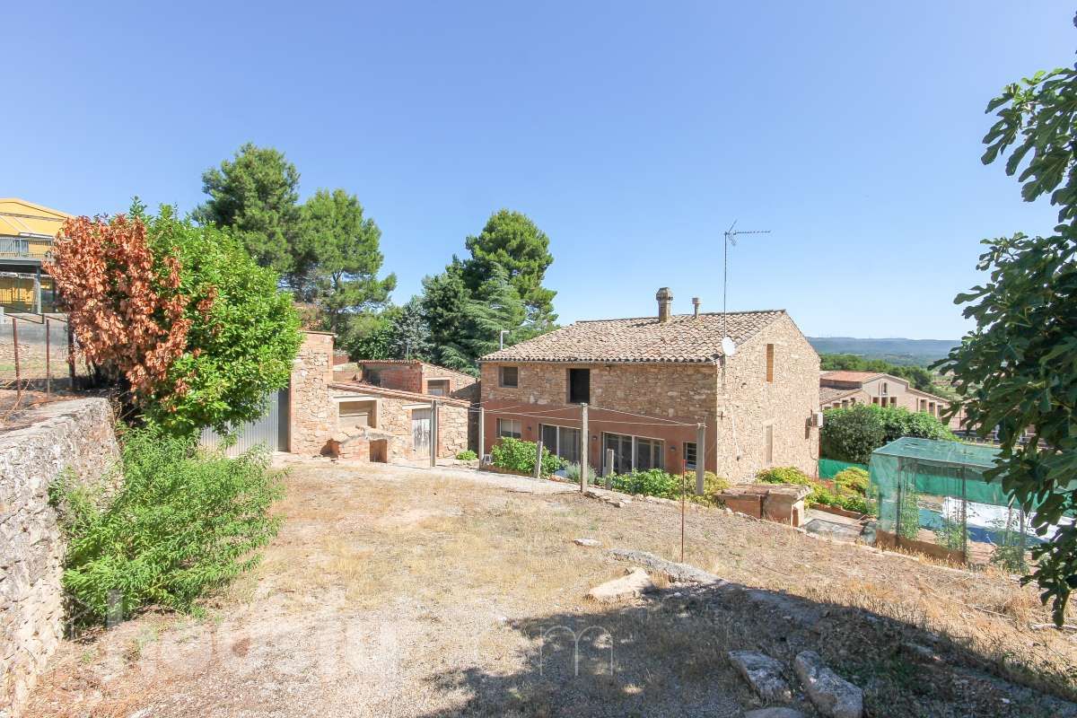 Exterior view of House or chalet for sale in Sant Martí de Tous  with Heating, Private garden and Terrace