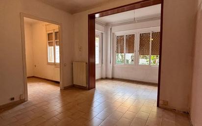 Living room of Flat for sale in  Barcelona Capital  with Heating and Oven