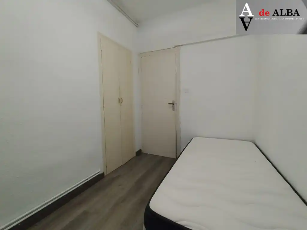 Bedroom of Flat for sale in Esplugues de Llobregat  with Air Conditioner, Heating and Parquet flooring