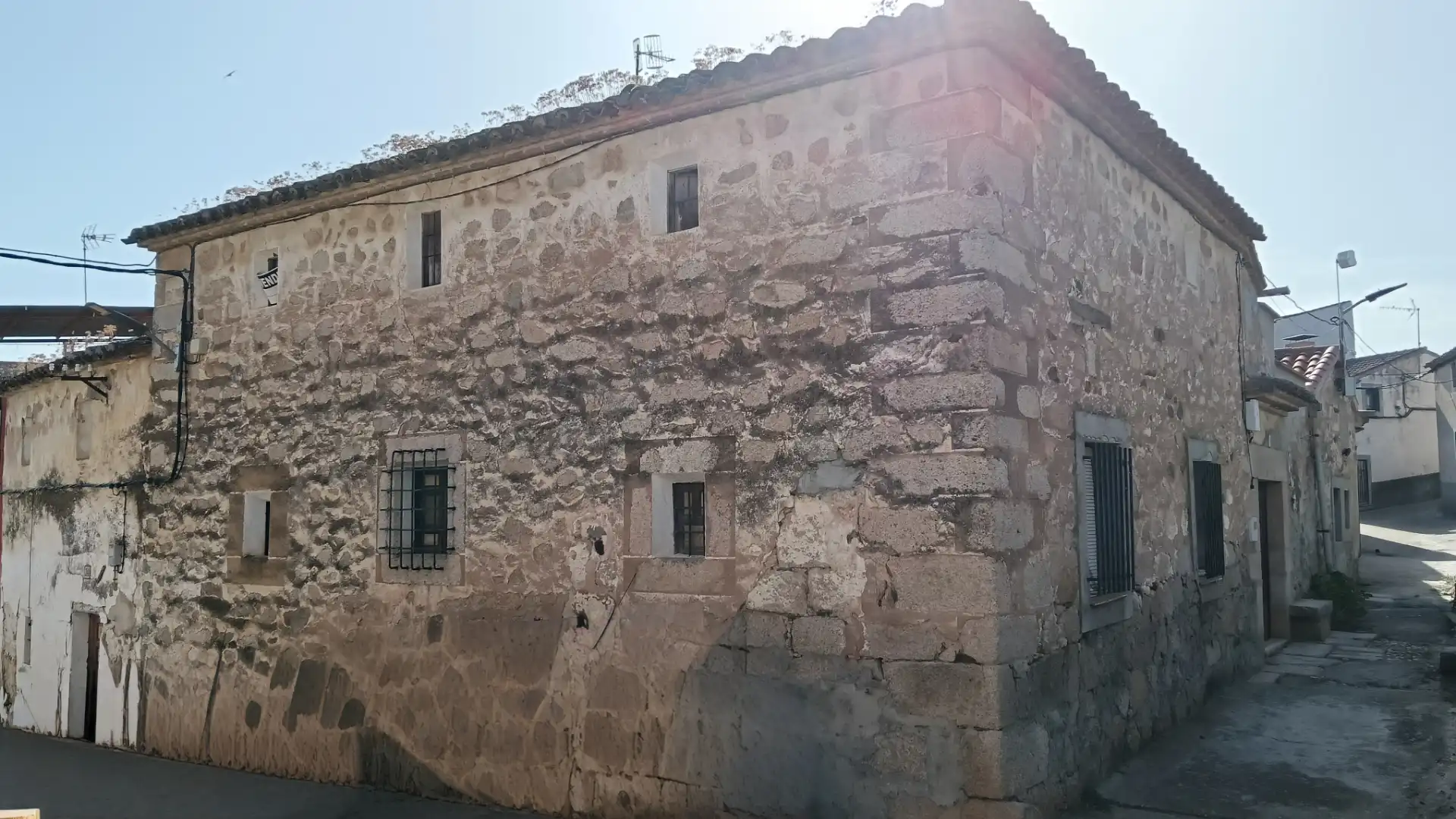 Vista exterior de Casa o chalet en venta en Valdeverdeja con Terraza y Amueblado