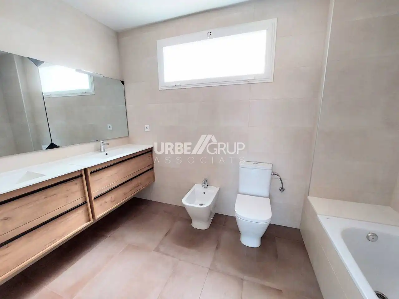 Baño de Piso en venta en Terrassa con Calefacción, Parquet y Terraza