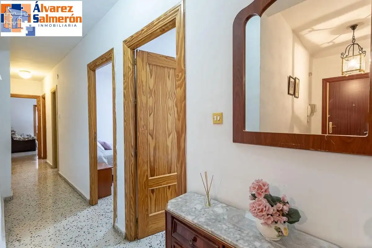 Flat for sale in Calle de las Caballerizas, Centro - Sagrario