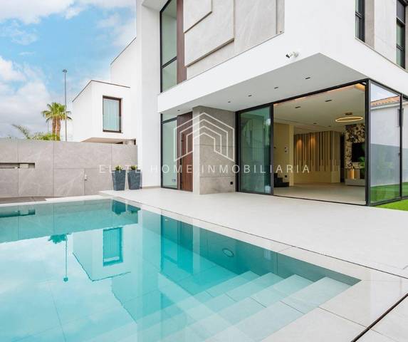 Casa-chalet en Venta en Pau Lledó