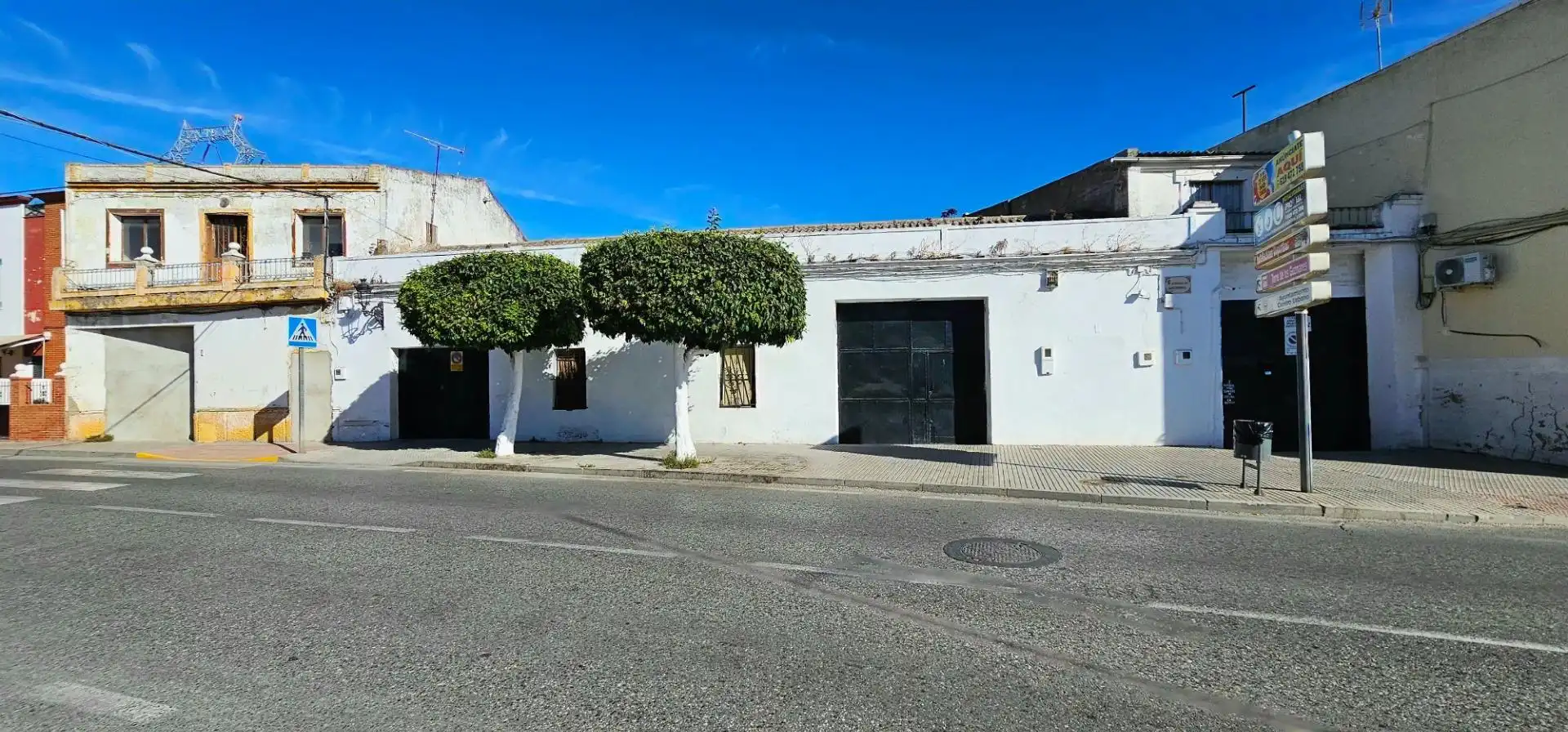 Vista exterior de Casa adosada en venta en La Algaba