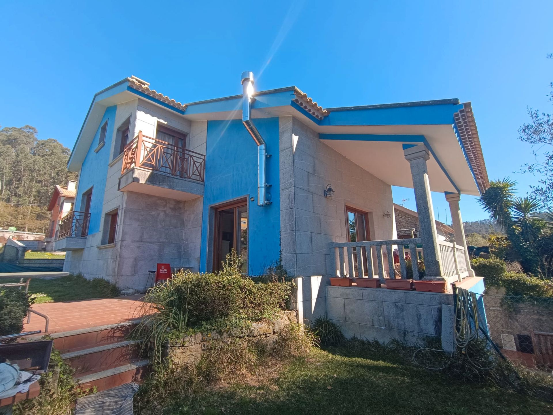 Vista exterior de Casa o xalet en venda en Sanxenxo amb Calefacció, Jardí privat i Terrassa