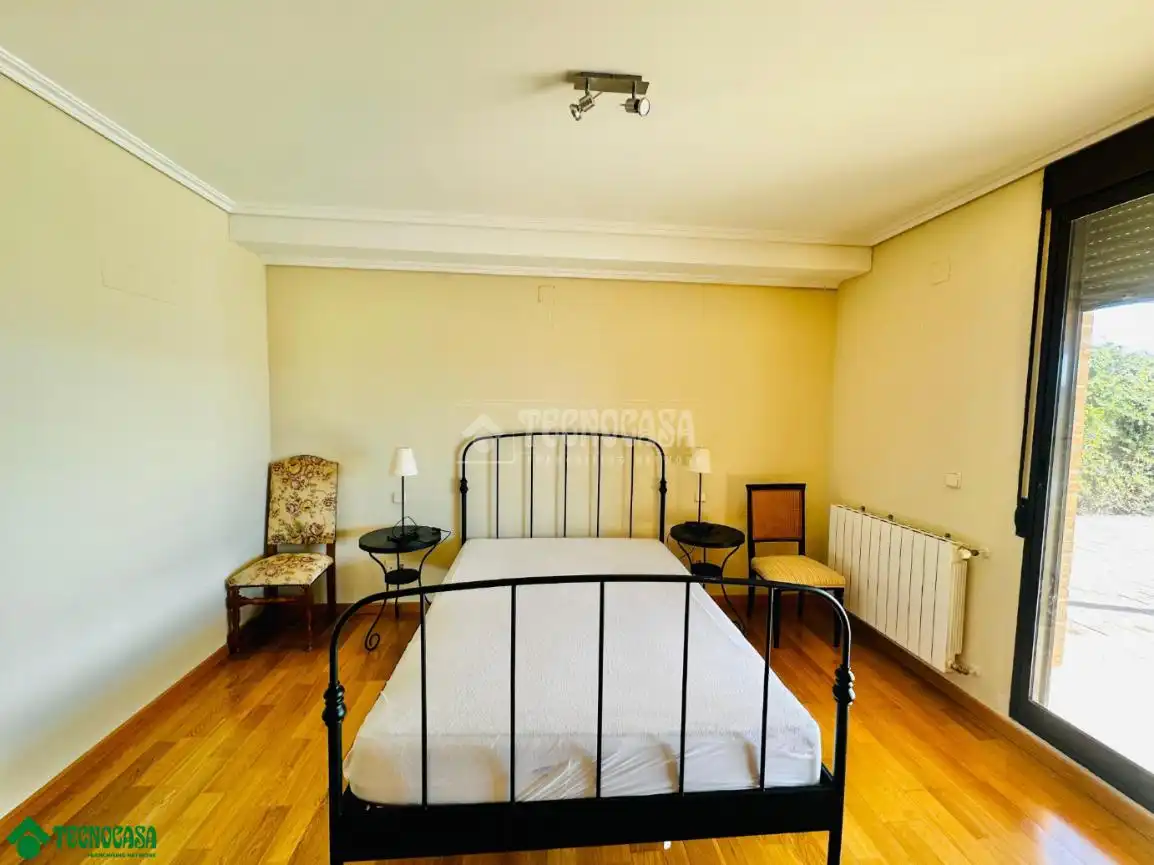 Habitación de Casa o chalet en venta en Layos con Calefacción y Jardín privado