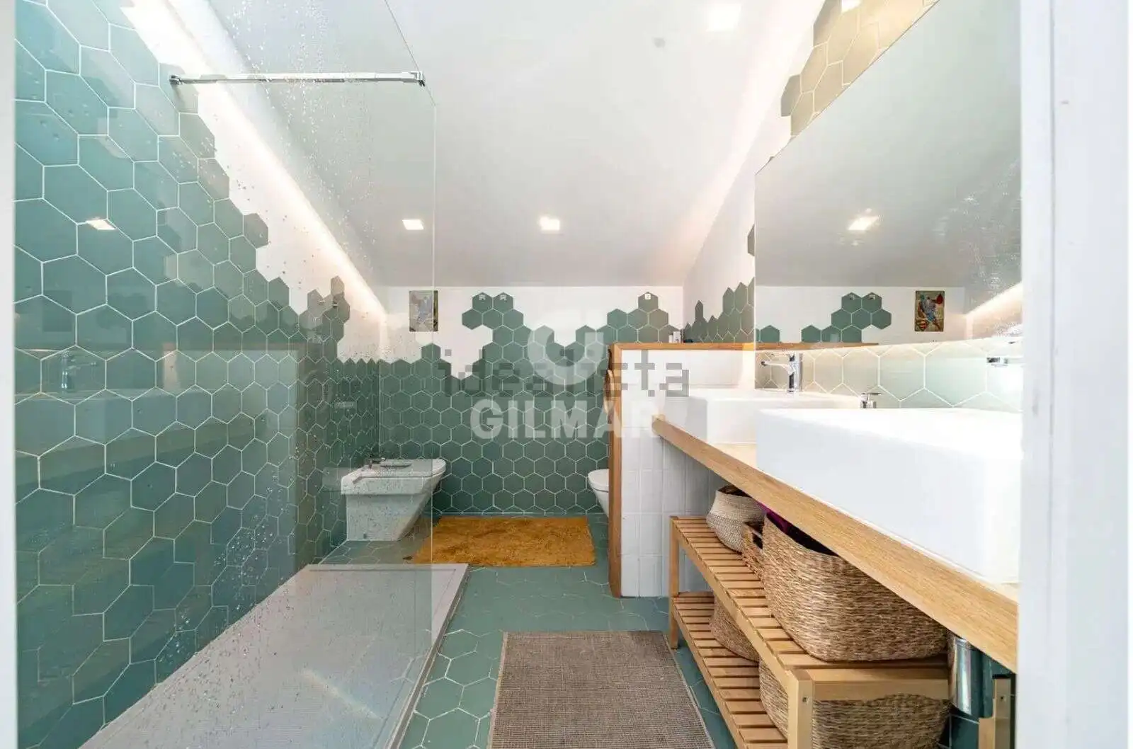 Bathroom of Office for sale in Madrid  with Heating