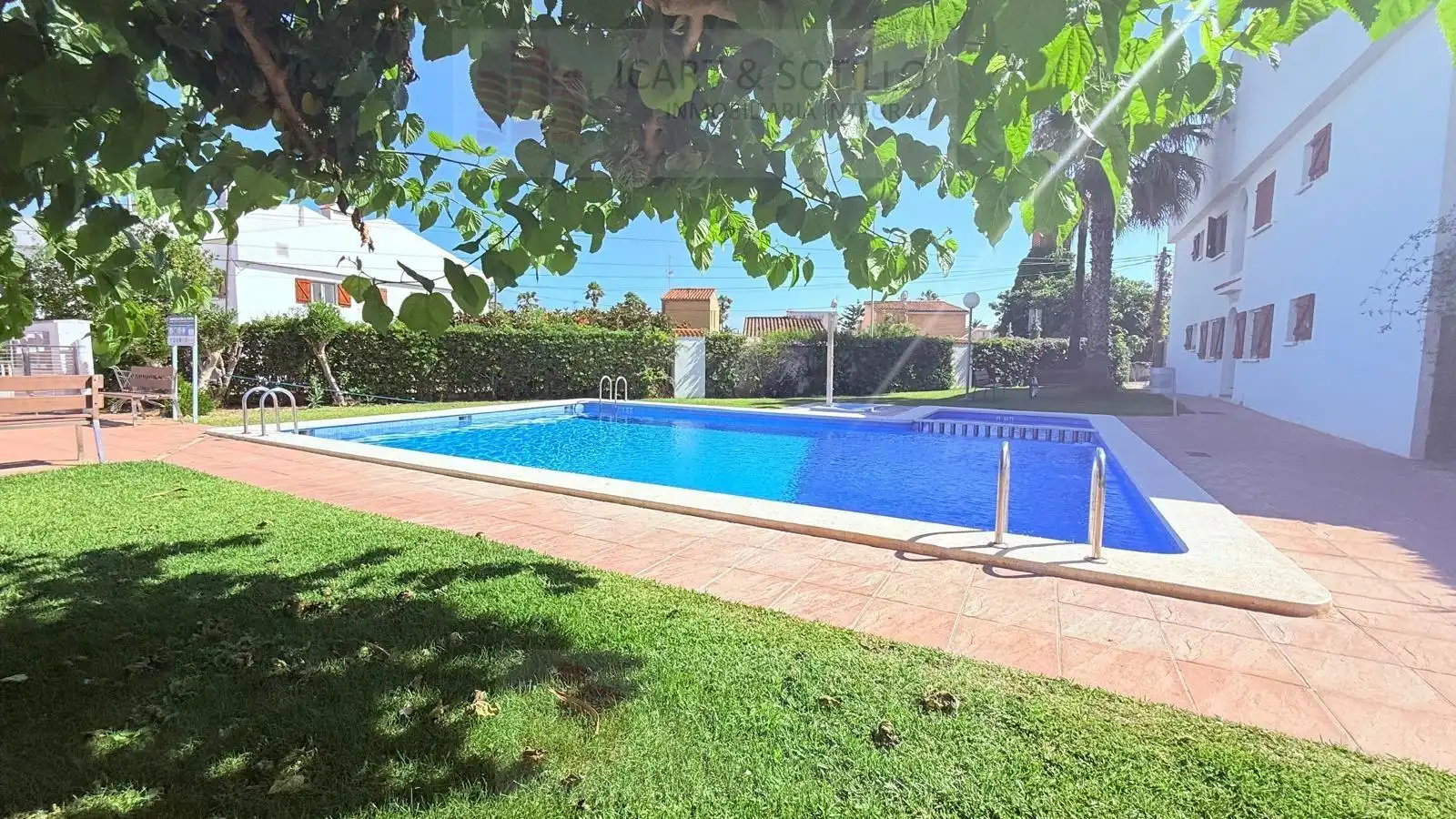 Piscina de Pis en venda en Vinaròs amb Jardí privat, Terrassa i Moblat