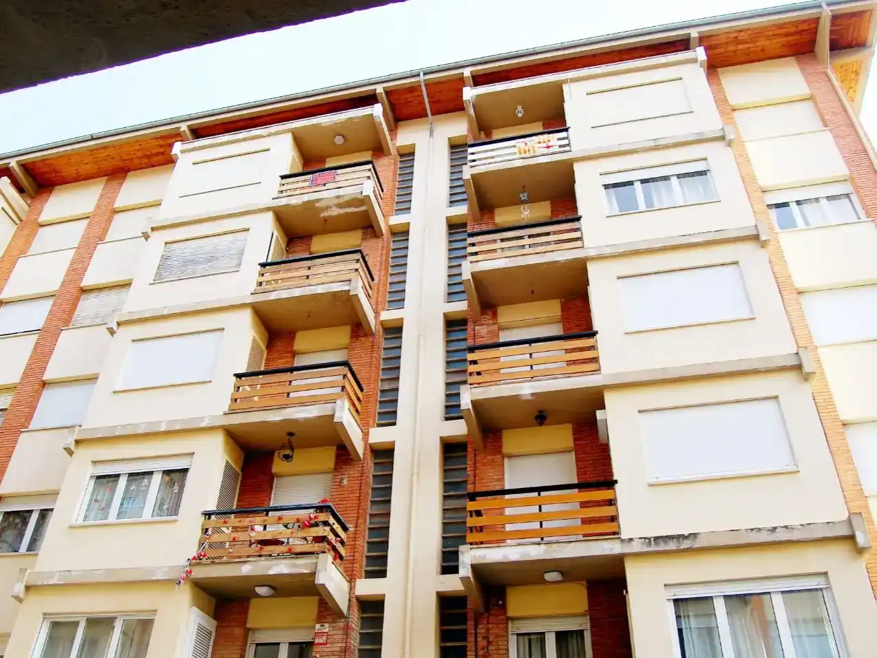 Außenansicht von Wohnung zum Verkauf in Camprodon mit Balkon