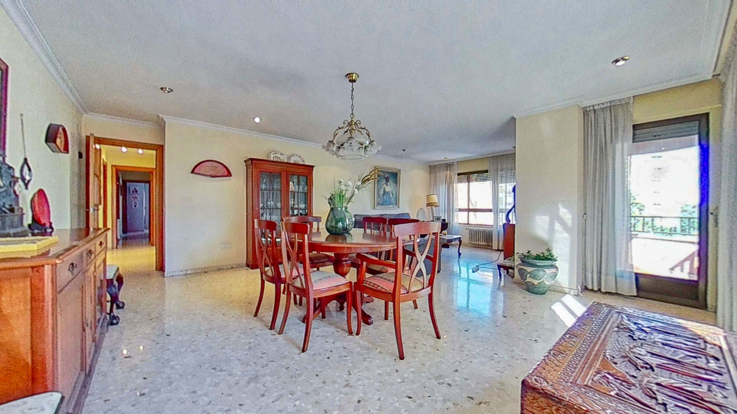 Menjador de Pis en venda en Castellón de la Plana / Castelló de la Plana amb Calefacció