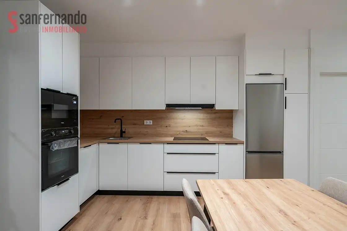 Cocina de Planta baja en venta en El Astillero   con Calefacción y Parquet