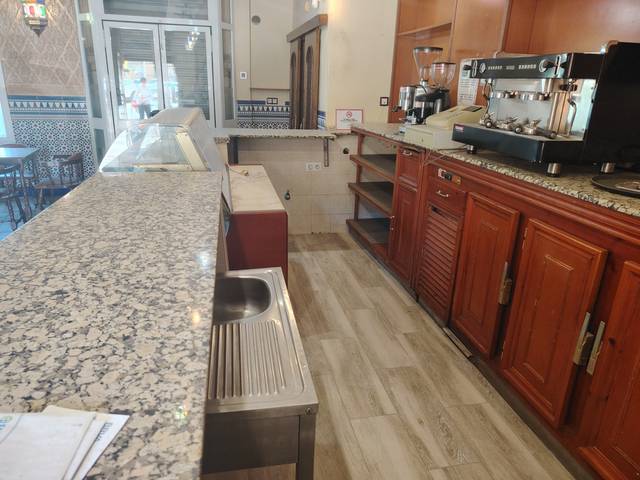 Local comercial en Venta en Calle Trajano en Centro