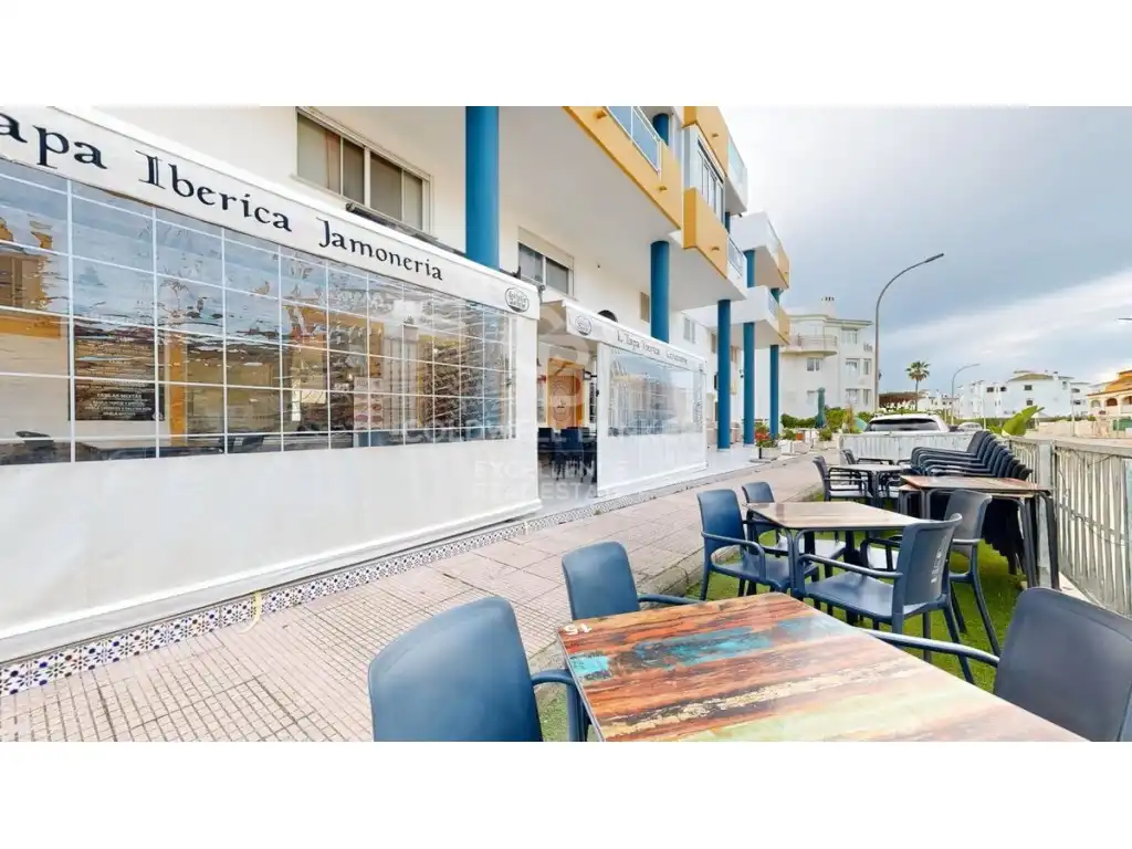 Local en venta en Oliva