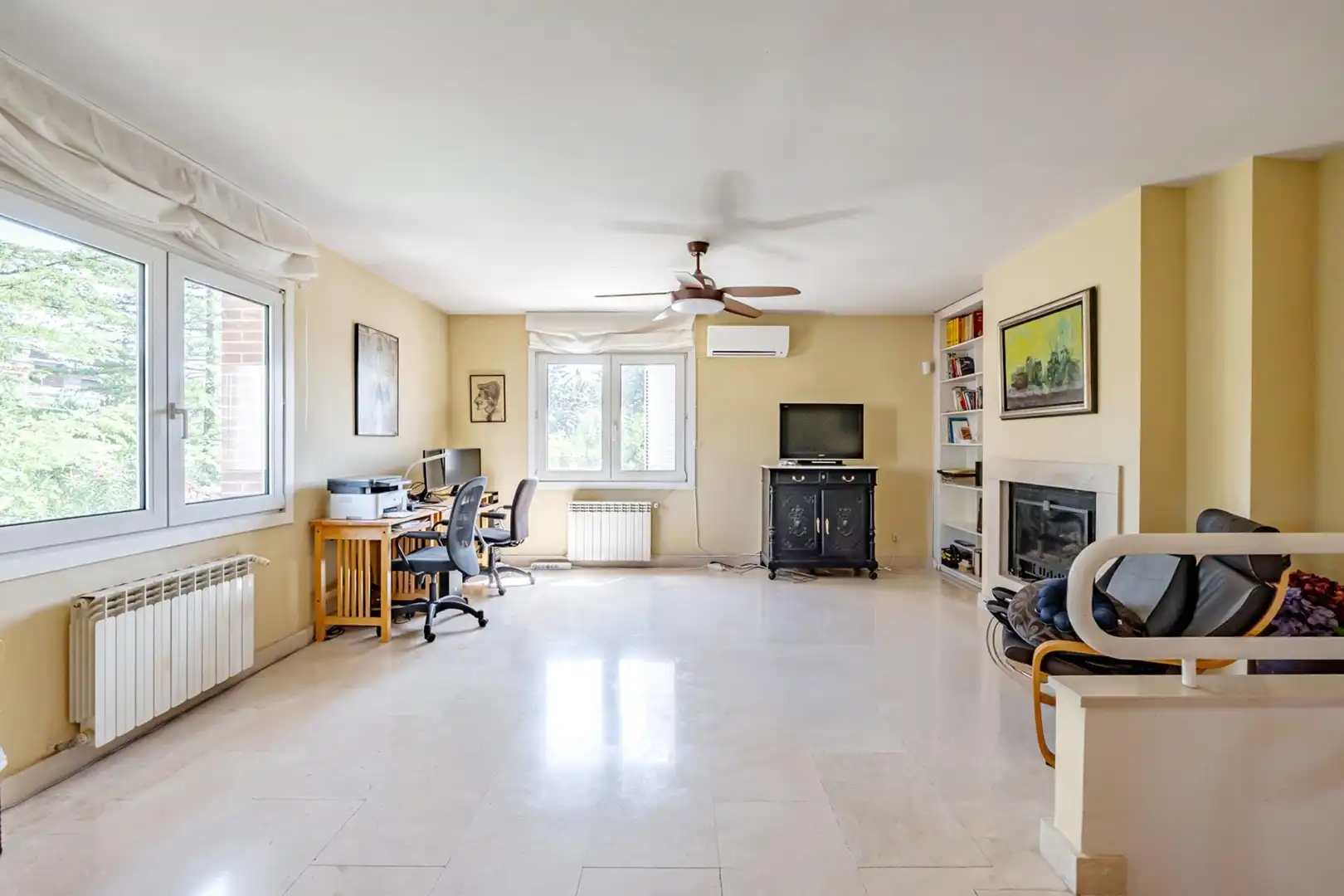 Sala de estar de Casa o chalet en venta en Las Rozas de Madrid con Aire acondicionado, Calefacción y Jardín privado