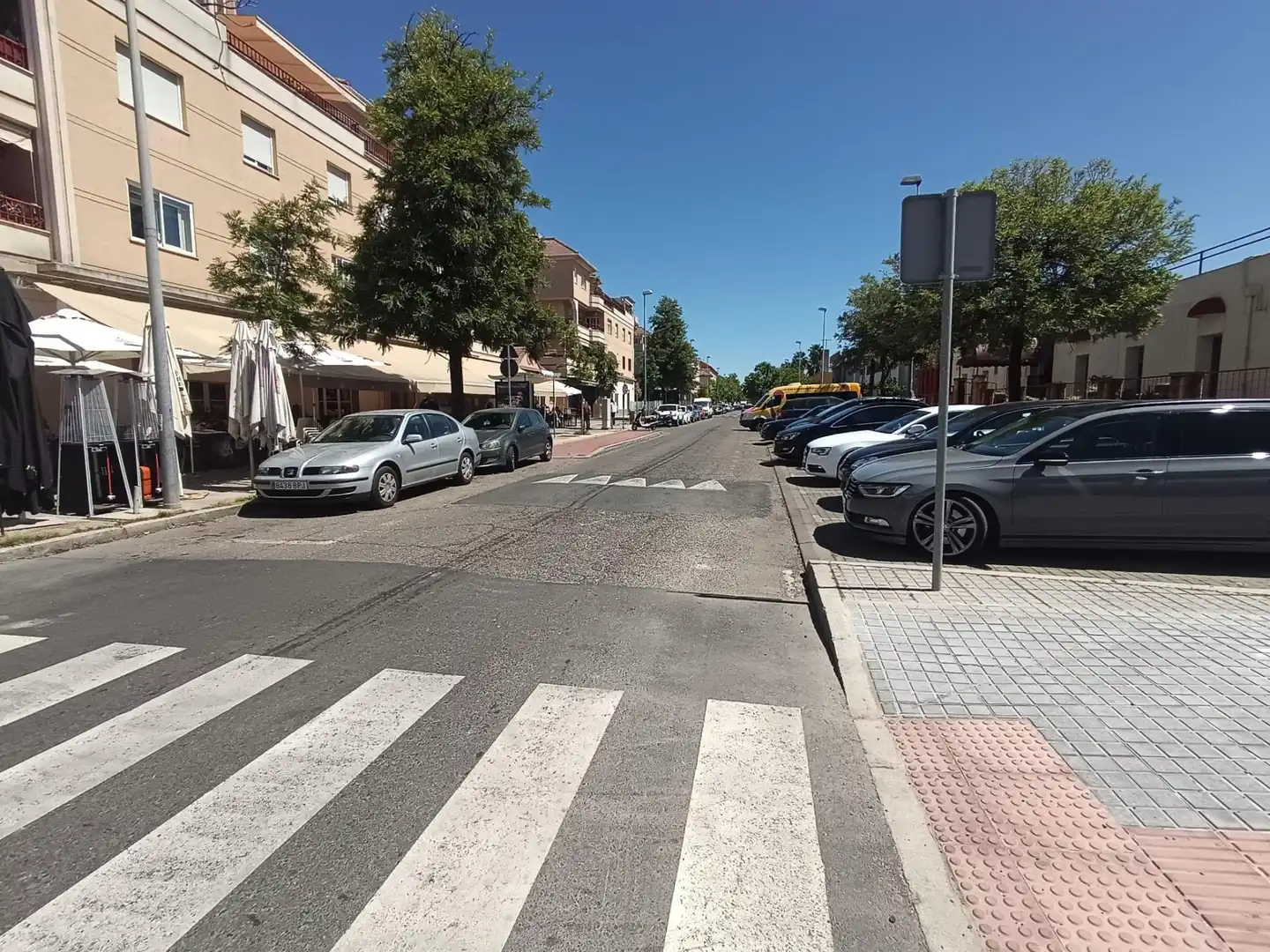 Außenansicht von Wohnung zum Verkauf in Córdoba mit Klimaanlage, Privatgarten und Terrasse
