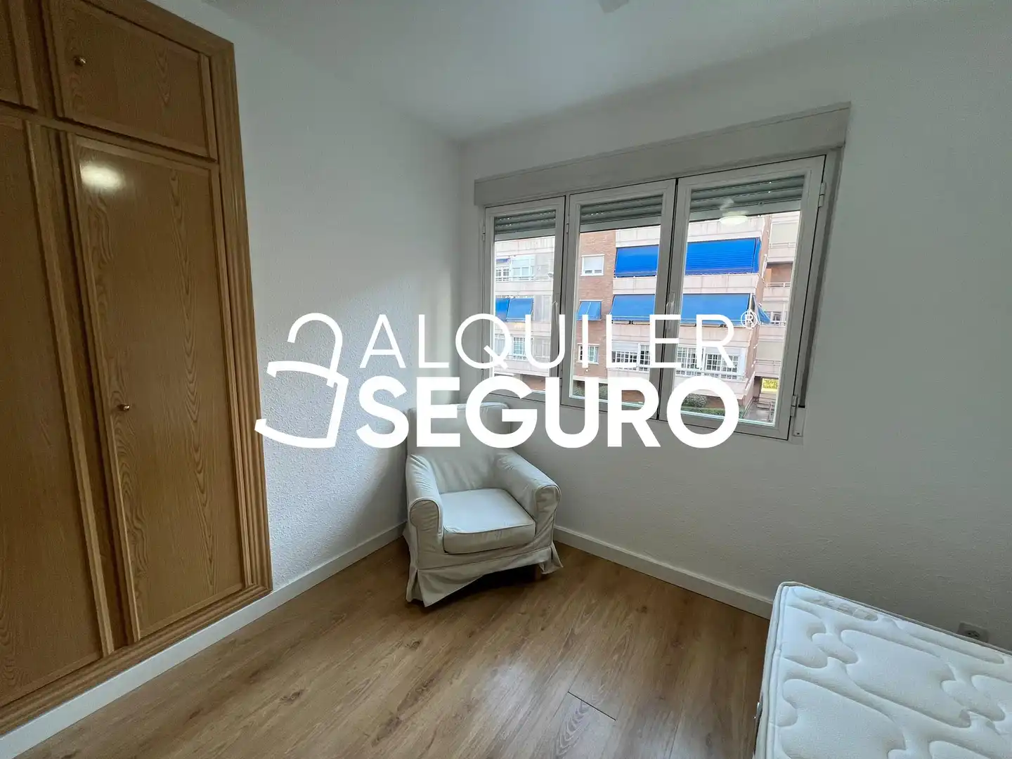 Habitación de Piso de alquiler en Madrid con Calefacción y Amueblado
