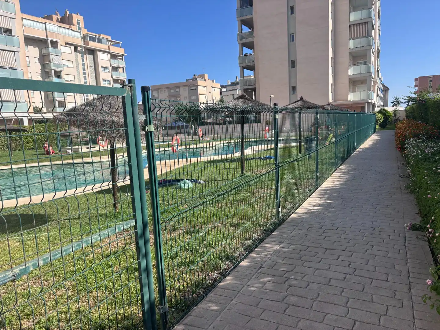 Aparcament de Pis de lloguer en Rincón de la Victoria amb Piscina comunitària