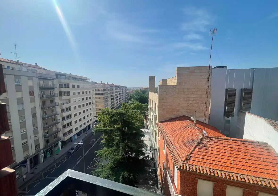 Außenansicht von Wohnung zur Miete in Salamanca mit Heizung, Terrasse und Möbliert