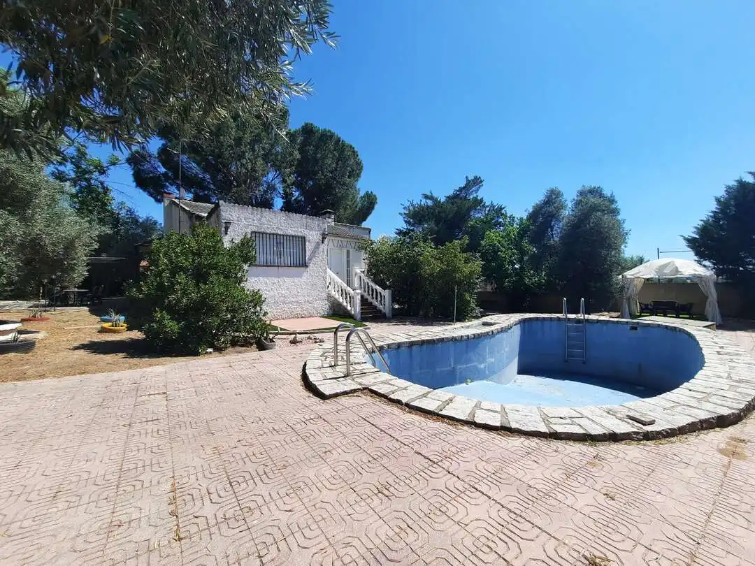 Schwimmbecken von Haus oder Chalet zum Verkauf in Escalona mit Heizung, Privatgarten und Abstellraum