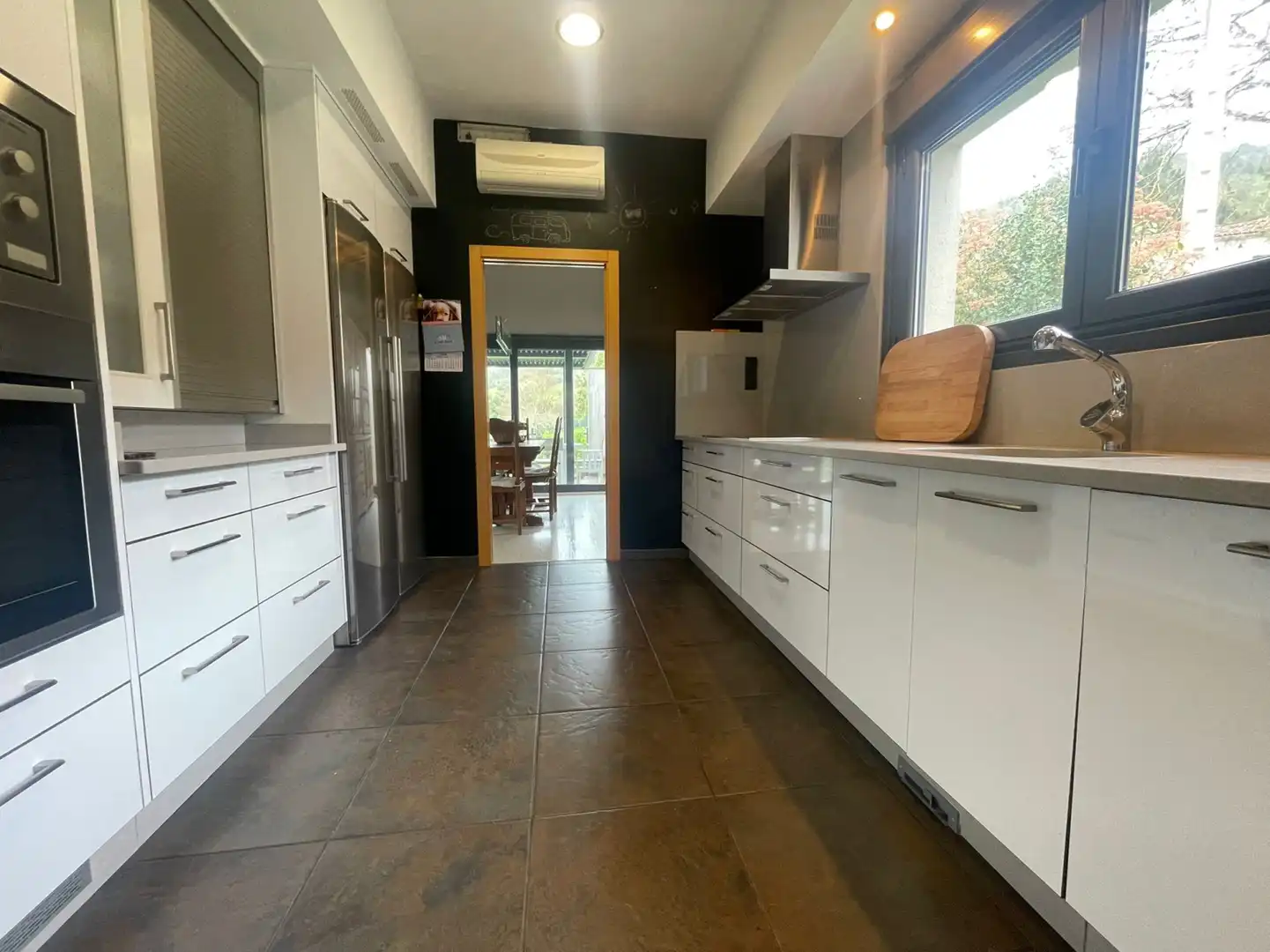 Cuina de Casa o xalet en venda en Sariego amb Calefacció, Terrassa i Traster