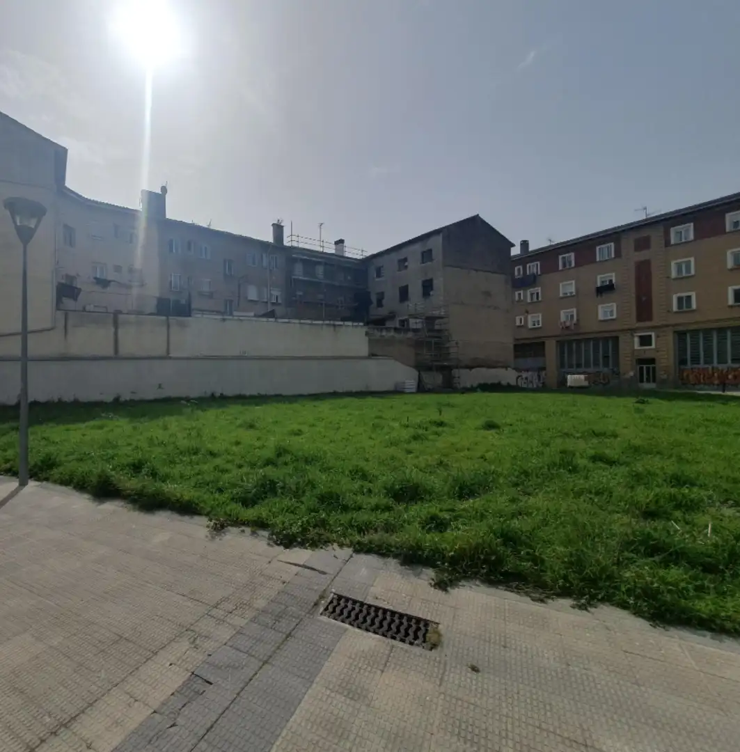 Apartament en venda en  Pamplona / Iruña amb Calefacció i Terrassa