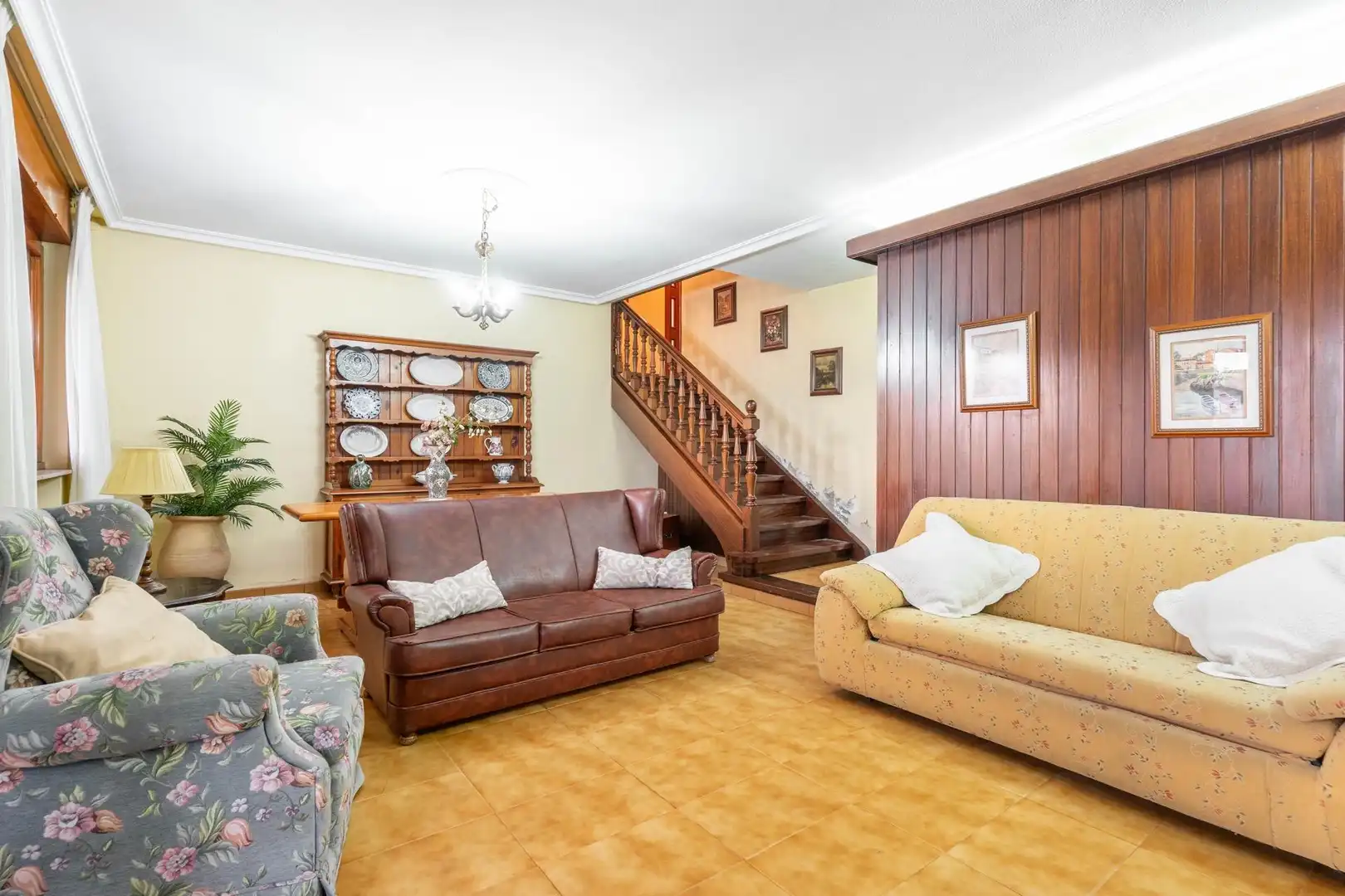 Sala de estar de Casa o chalet en venta en Siero con Calefacción, Jardín privado y Parquet