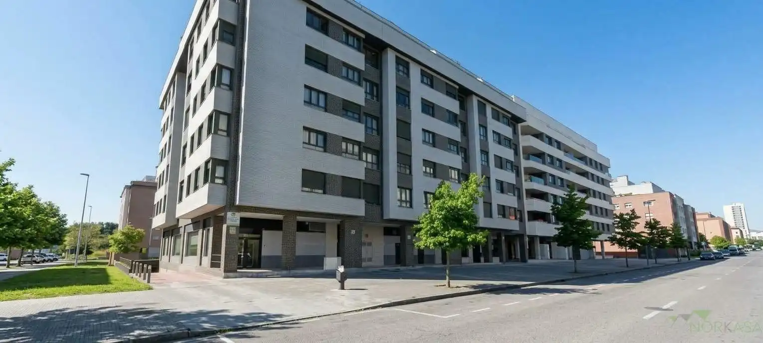 Apartment with lift for sale in Roces