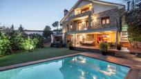 Swimming pool of House or chalet for sale in Torrelodones  with Air Conditioner, Heating and Private garden