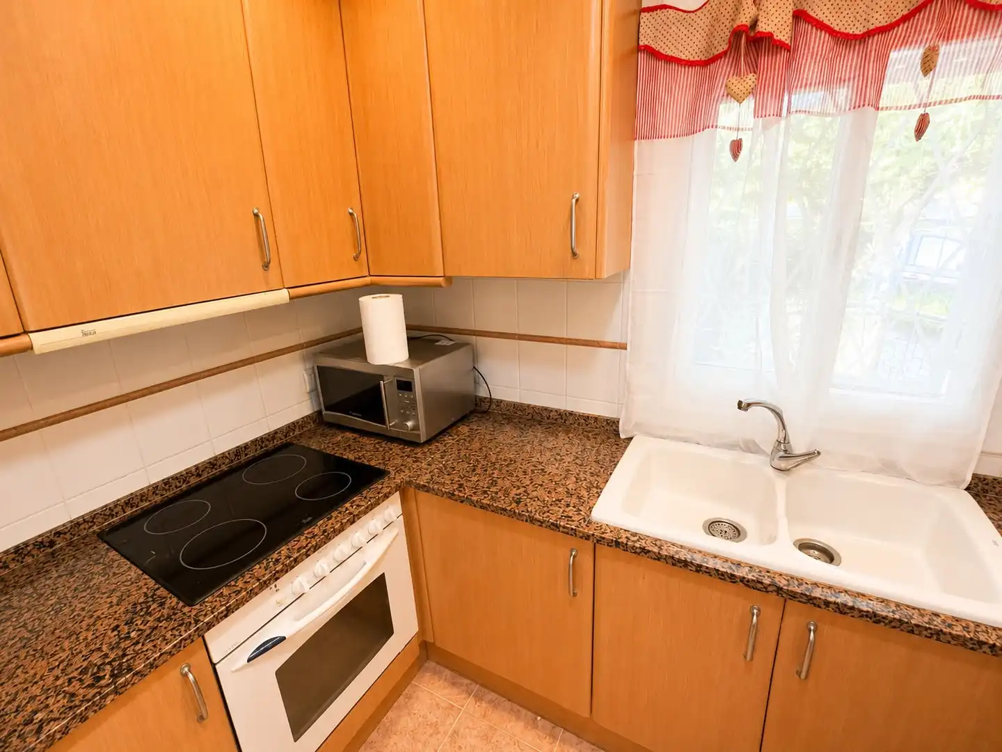 Cocina de Apartamento en venta en Santa Susanna con Terraza, Horno y Piscina comunitaria