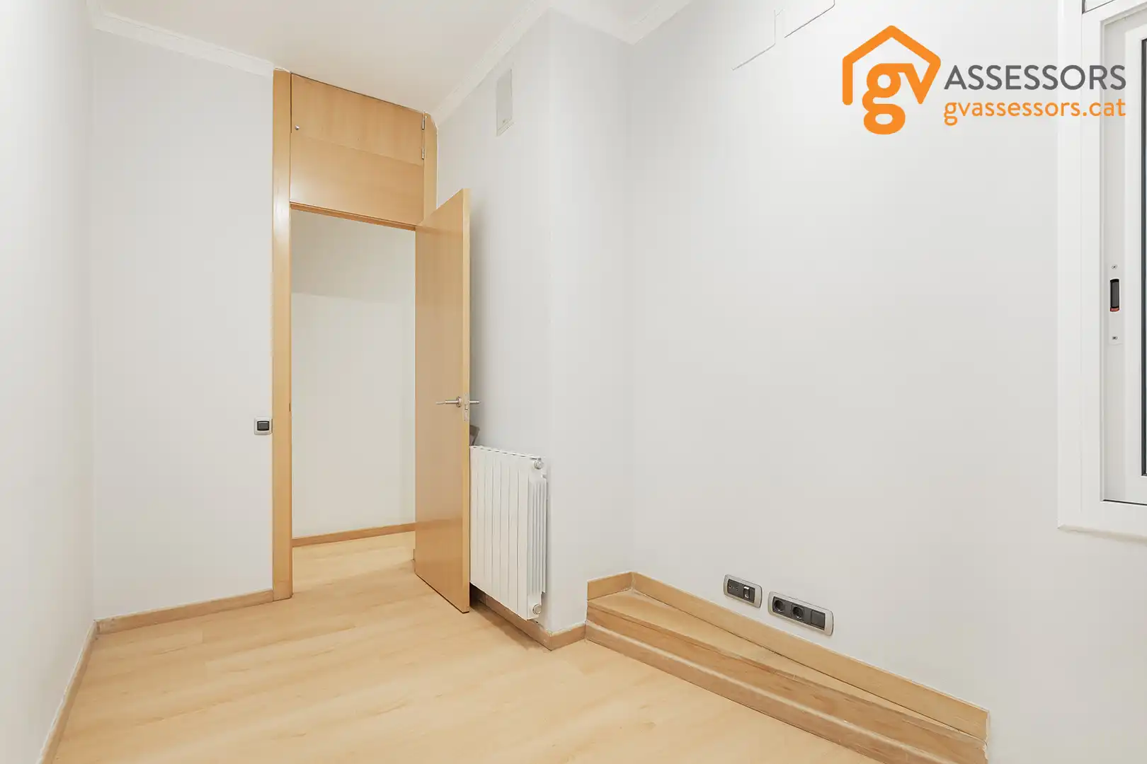 Wohnung zum Verkauf in Barcelona mit Klimaanlage, Heizung und Parkett