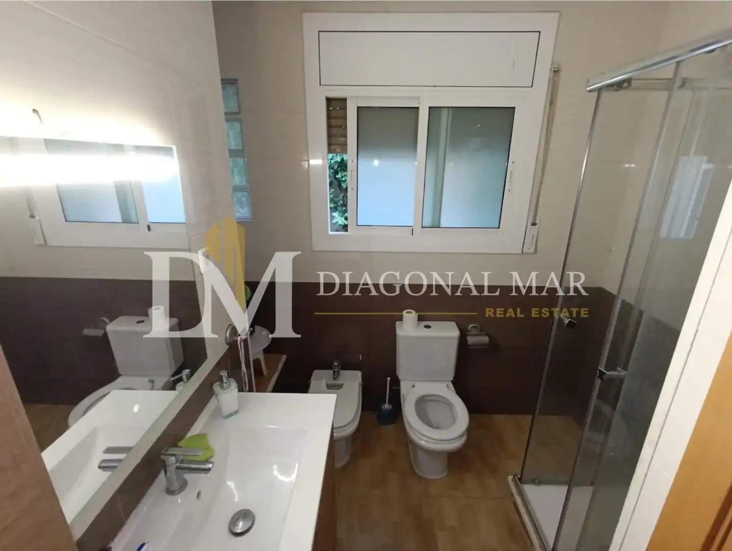 Bany de Casa o xalet en venda en Barcelona amb Aire condicionat, Calefacció i Terrassa